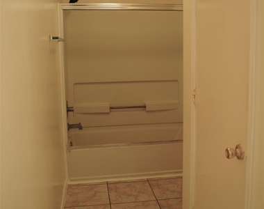 3910 Starbridge Pointe Lane - Photo Thumbnail 25