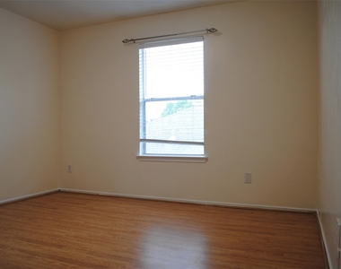 3910 Starbridge Pointe Lane - Photo Thumbnail 19