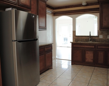 3910 Starbridge Pointe Lane - Photo Thumbnail 11
