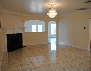 3910 Starbridge Pointe Lane - Photo Thumbnail 2