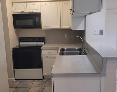 260 El Dorado Boulevard - Photo Thumbnail 5