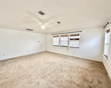 17002 Irish Oaks Court - Photo Thumbnail 14