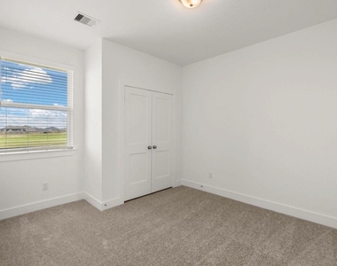 5234 Capricorn Way - Photo Thumbnail 12