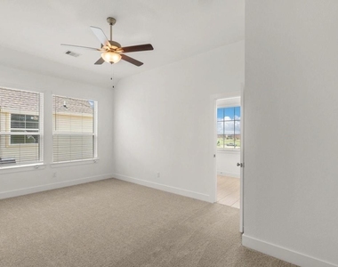 5234 Capricorn Way - Photo Thumbnail 17