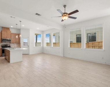 5234 Capricorn Way - Photo Thumbnail 5
