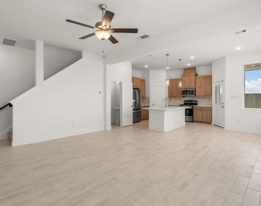 5234 Capricorn Way - Photo Thumbnail 3