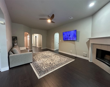 21641 Forest Colony Drive - Photo Thumbnail 4