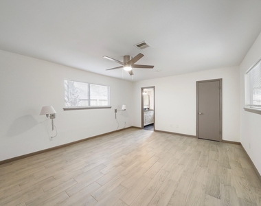 14202 Piping Rock Lane - Photo Thumbnail 11