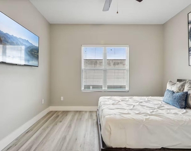 2502 Sam Wilson Street - Photo Thumbnail 11