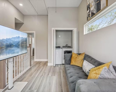 2502 Sam Wilson Street - Photo Thumbnail 12