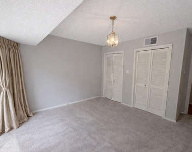 5050 Ambassador Way - Photo Thumbnail 12