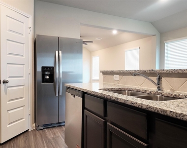 5127 Shelby Katherine Drive - Photo Thumbnail 2