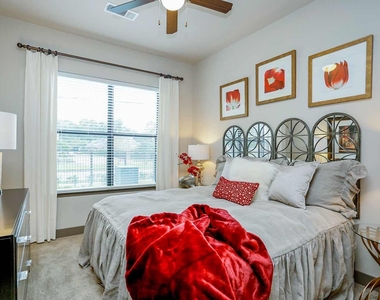 2033 S Gessner Road - Photo Thumbnail 20