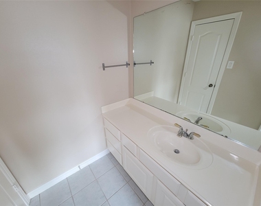 914 Ivory Ridge Lane - Photo Thumbnail 33