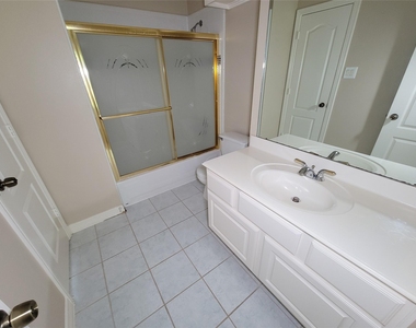 914 Ivory Ridge Lane - Photo Thumbnail 41