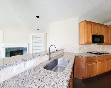 914 Ivory Ridge Lane - Photo Thumbnail 12