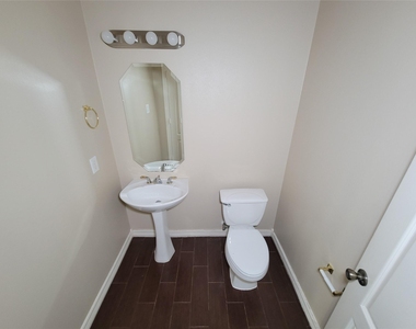 914 Ivory Ridge Lane - Photo Thumbnail 22