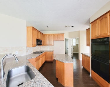 914 Ivory Ridge Lane - Photo Thumbnail 15