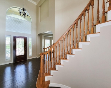 914 Ivory Ridge Lane - Photo Thumbnail 4