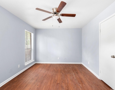 7200 W T C Jester Boulevard W - Photo Thumbnail 16