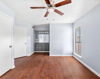 7200 W T C Jester Boulevard W - Photo Thumbnail 19