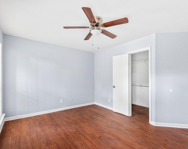 7200 W T C Jester Boulevard W - Photo Thumbnail 17