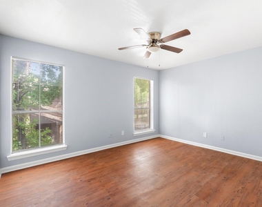 7200 W T C Jester Boulevard W - Photo Thumbnail 15