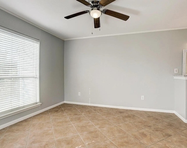 18617 Egret Bay Boulevard - Photo Thumbnail 7