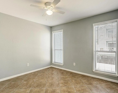 18617 Egret Bay Boulevard - Photo Thumbnail 10