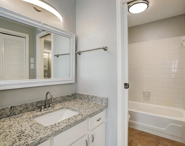18617 Egret Bay Boulevard - Photo Thumbnail 8
