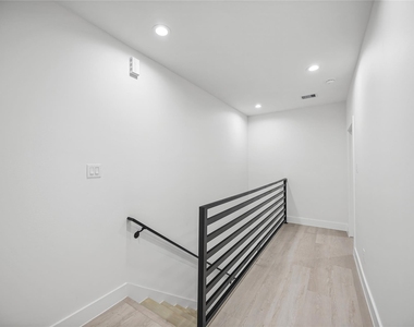 8218 Lawler Street - Photo Thumbnail 14