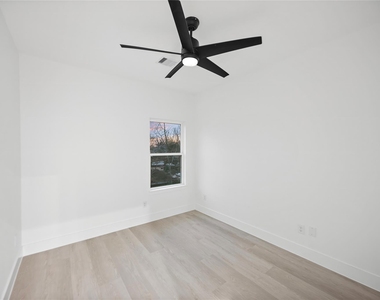 8218 Lawler Street - Photo Thumbnail 15