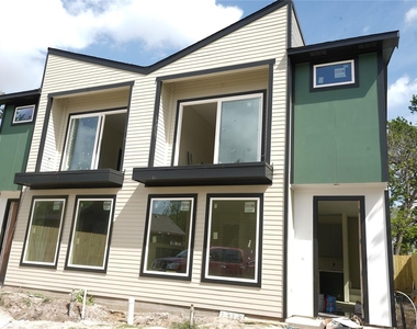 1315 Knight Street - Photo Thumbnail 2