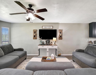 25401 Hunting Trail - Photo Thumbnail 7