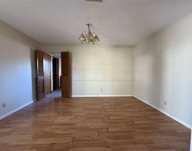 5506 Forest Timbers Drive - Photo Thumbnail 6