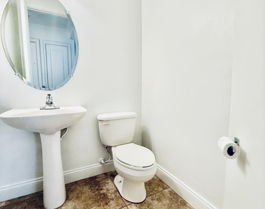 860 Vignoles Avenue Ne - Photo Thumbnail 16