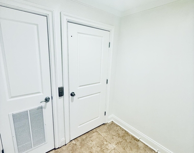 860 Vignoles Avenue Ne - Photo Thumbnail 4