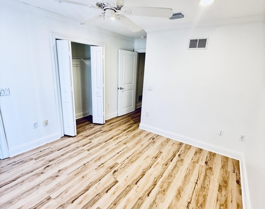 860 Vignoles Avenue Ne - Photo Thumbnail 33