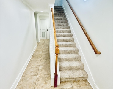 860 Vignoles Avenue Ne - Photo Thumbnail 3