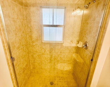860 Vignoles Avenue Ne - Photo Thumbnail 8