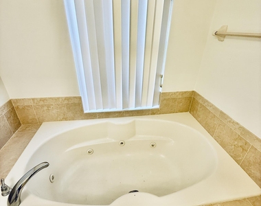 860 Vignoles Avenue Ne - Photo Thumbnail 47