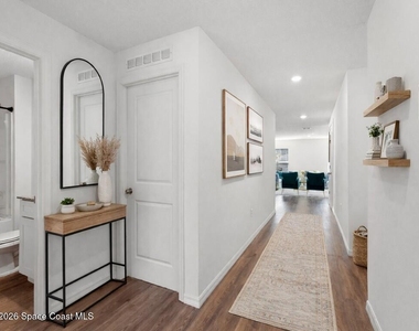 496 Vanguard Street Se - Photo Thumbnail 3
