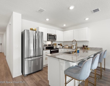 496 Vanguard Street Se - Photo Thumbnail 7
