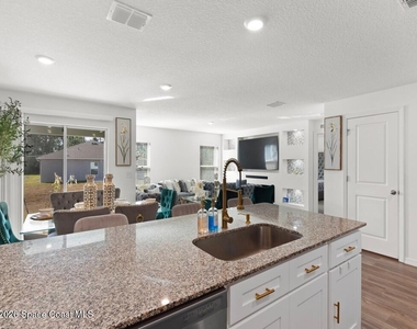 496 Vanguard Street Se - Photo Thumbnail 13
