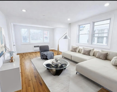 East 94th Street - Photo Thumbnail 1