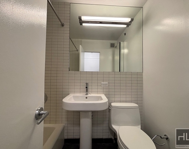 East 39th Street - Photo Thumbnail 5