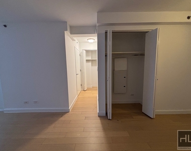 East 39th Street - Photo Thumbnail 4