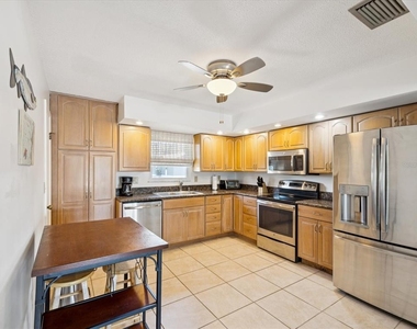 3272 Minnow Creek Drive - Photo Thumbnail 7