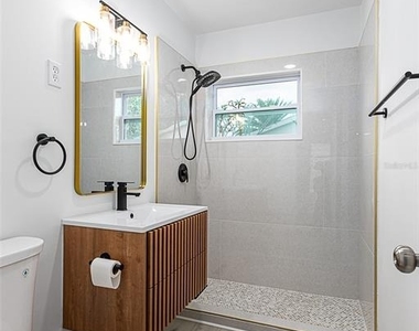 3208 Pinetree Street - Photo Thumbnail 12