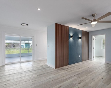 3208 Pinetree Street - Photo Thumbnail 2